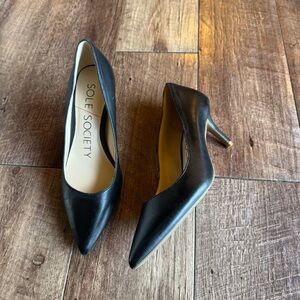 Sole Society Black leather Women's Pumps size 7